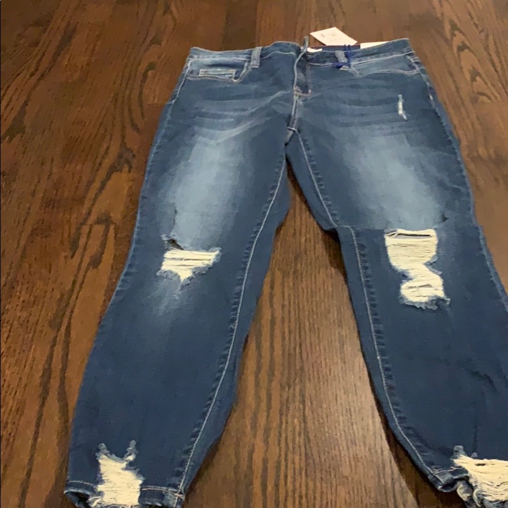 Cello Ripped Cropped Jeans - Picture 3 of 3
